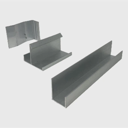 Gable buckle groove_